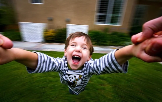 kids spinning